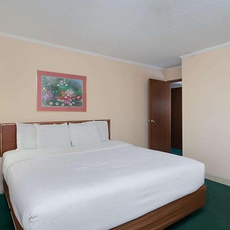 Norwood Inn & Suites Indianapolis East Post Drive Ngoại thất bức ảnh