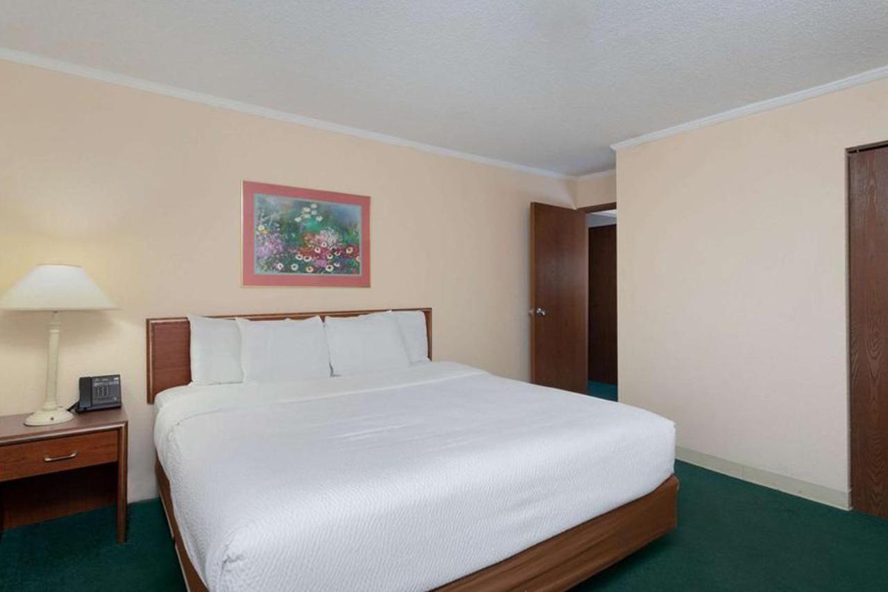 Norwood Inn & Suites Indianapolis East Post Drive Ngoại thất bức ảnh