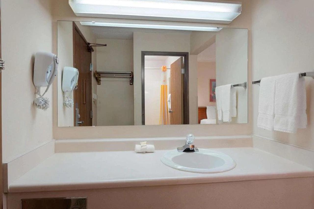 Norwood Inn & Suites Indianapolis East Post Drive Ngoại thất bức ảnh