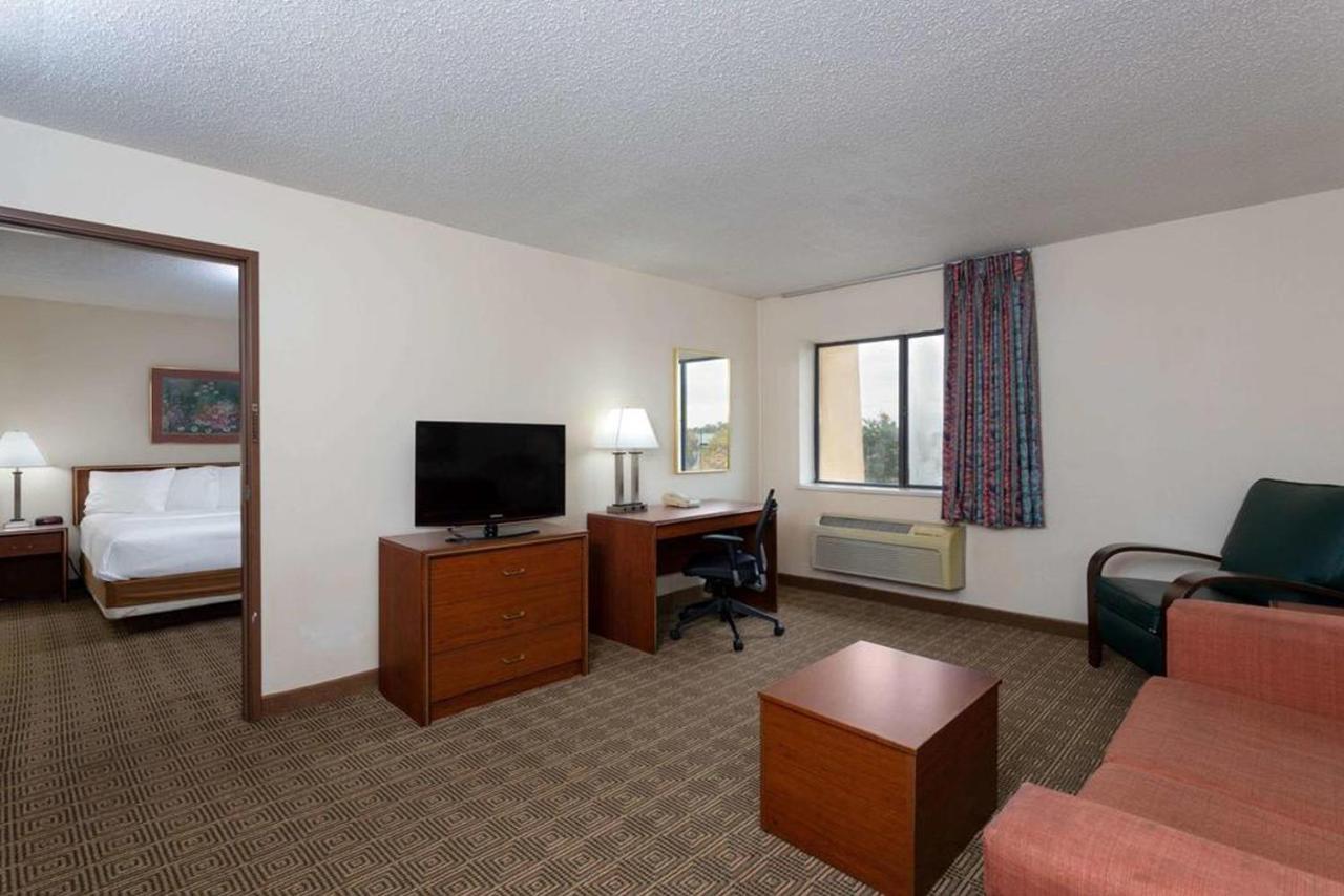 Norwood Inn & Suites Indianapolis East Post Drive Ngoại thất bức ảnh