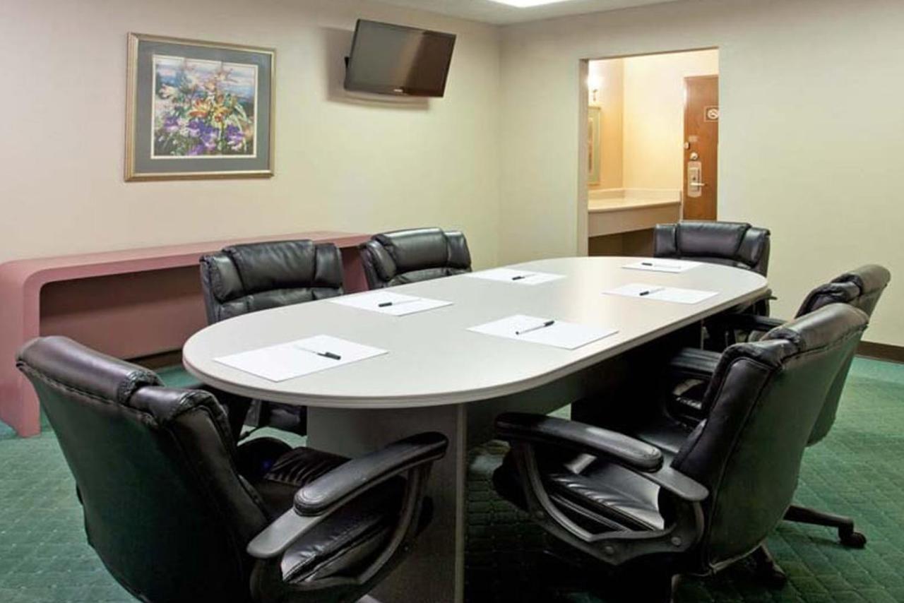 Norwood Inn & Suites Indianapolis East Post Drive Ngoại thất bức ảnh